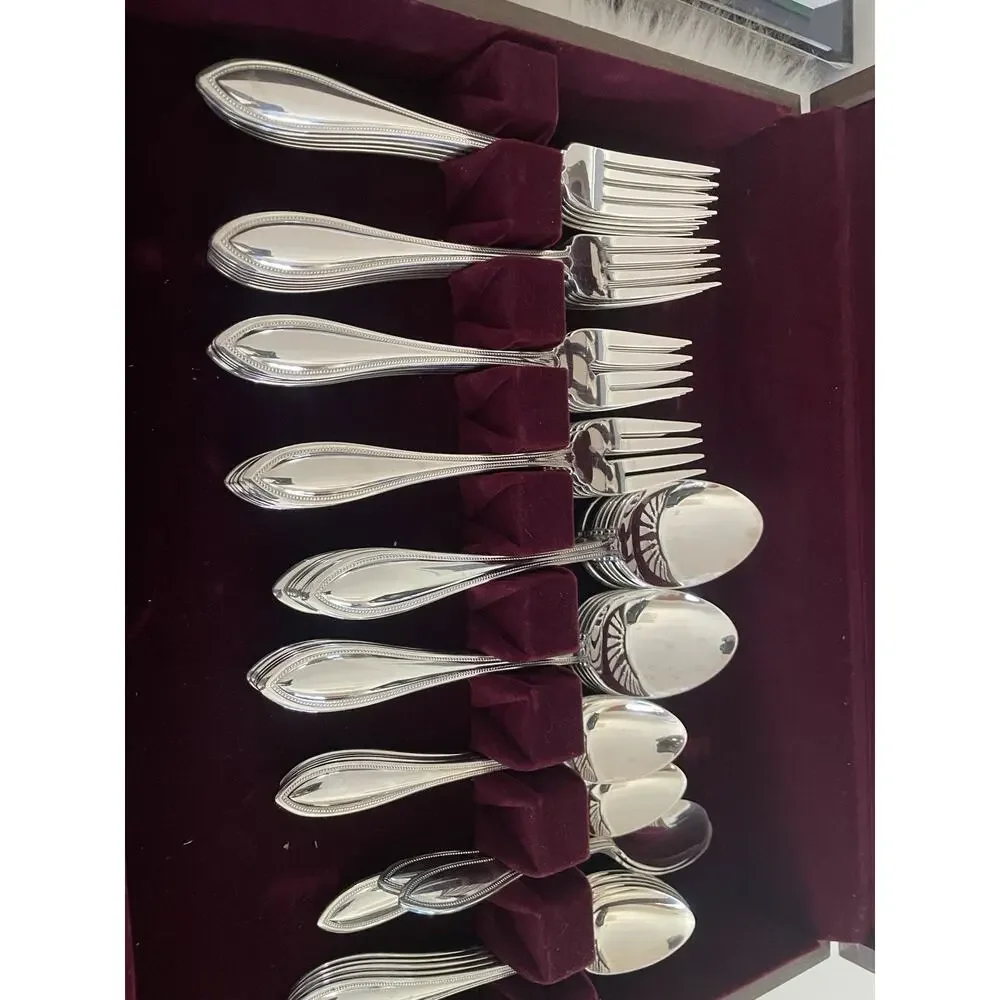 Oneida Community Flatware Set 64 Pieces Silver Arbor W/ Box Vintage plated